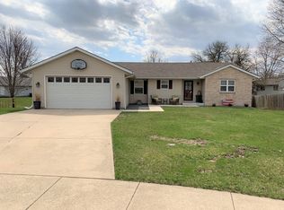 509 Violet Rdg, Chatham, IL 62629