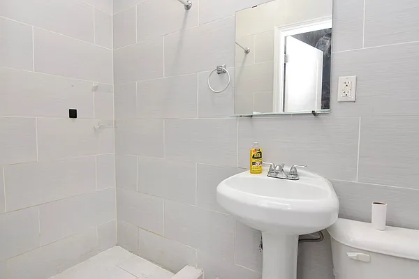 Rented by Compass | media 7