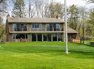 1645 Ridgefield Rd, Freeport, IL 61032