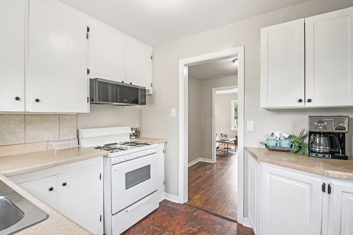 SE 20th St-S0807-014.jpg