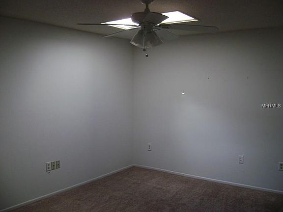 3rd image of 1304 Golfview Dr
