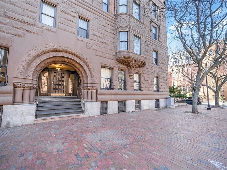 330 Dartmouth St #B1 — Photo 11