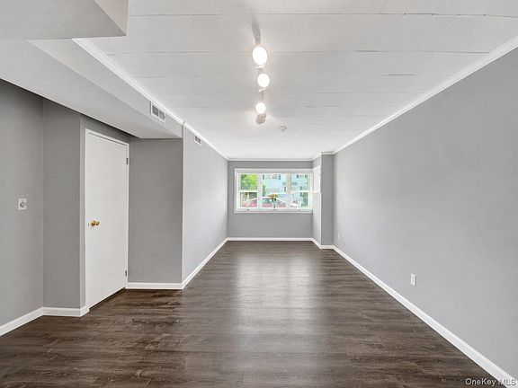 4th image of 561 Logan Avenue
