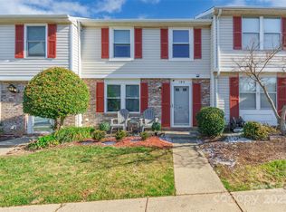 182 Water Oak Dr, Pineville, NC 28134