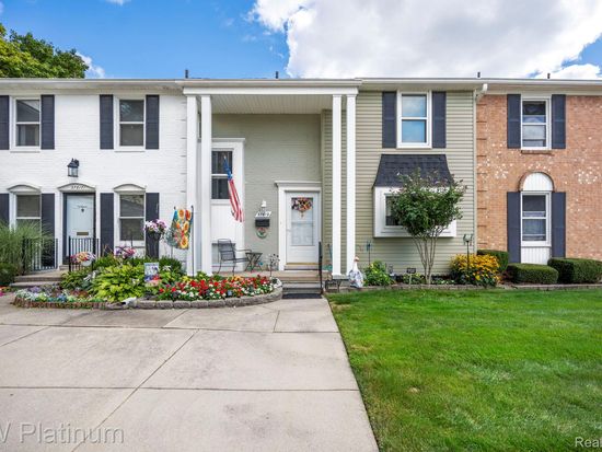 37619 Charter Oaks Blvd, Clinton Township, MI 48036