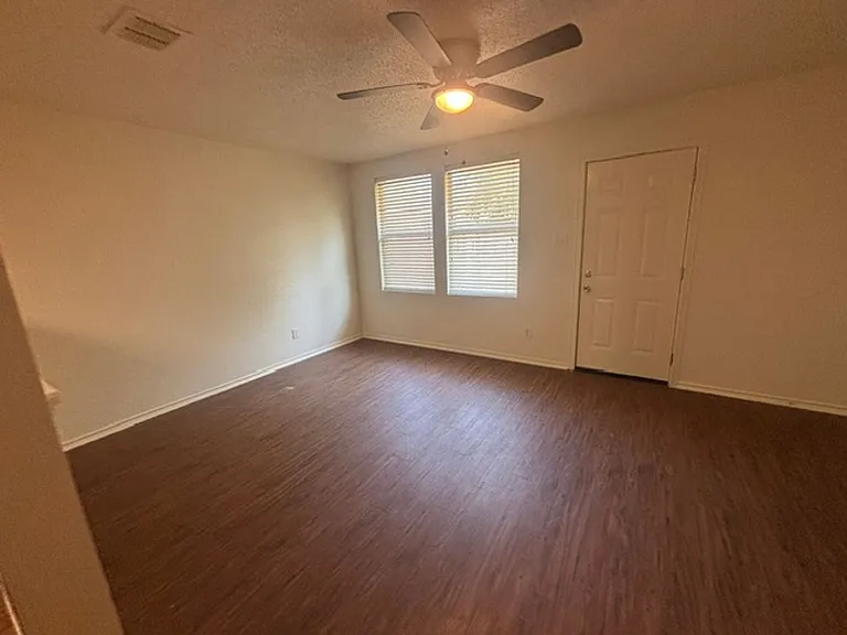 1008 Stone Chapel Way — Photo 11