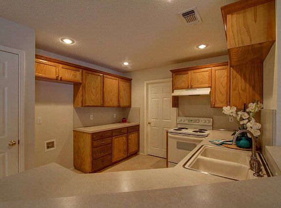5th image of 4422 Grayburg Dr