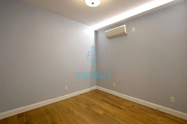 Rented by null | media 84