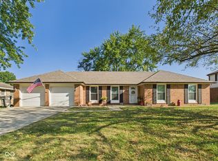 806 Country Ln, Anderson, IN 46013