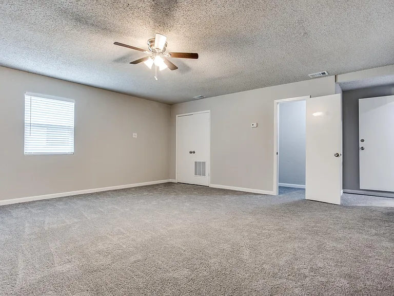 810 Ravencroft Dr — Photo 8