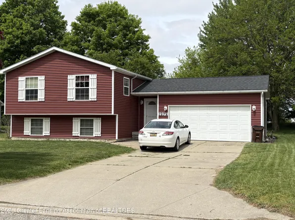 1272 Porter Dr, Charlotte, MI 48813