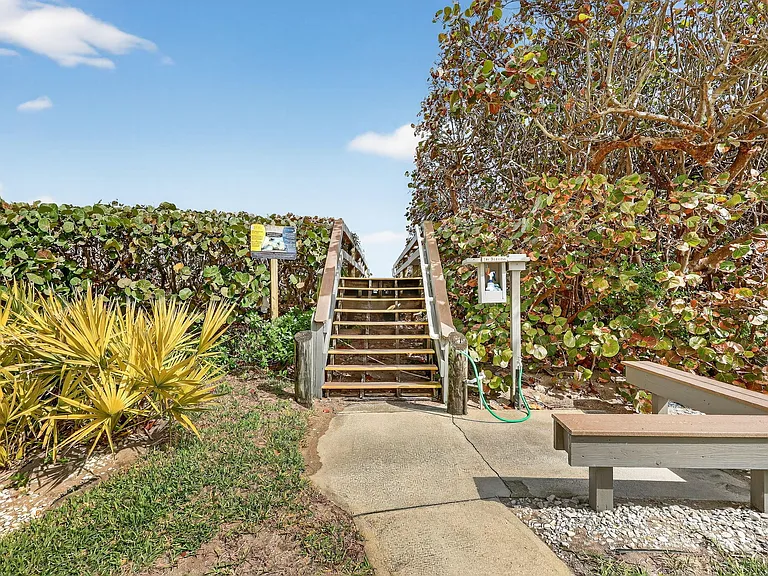 9940 S Ocean Dr #202 — Photo 26