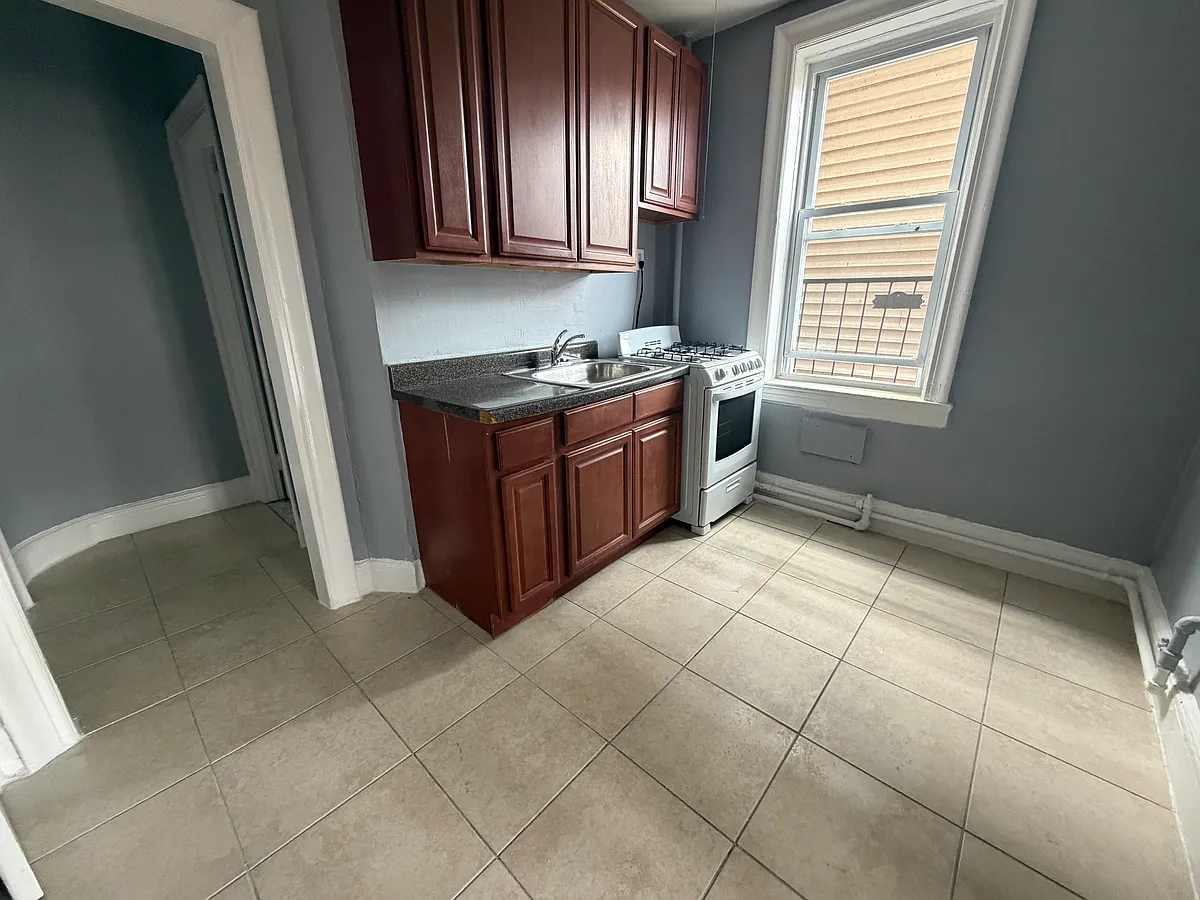 Building Photo - 662 Avenue A #8