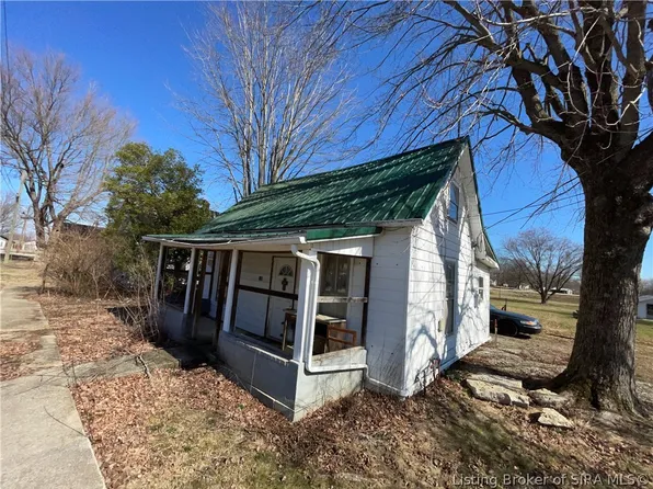 136 N Franklin Street, Campbellsburg, IN 47108