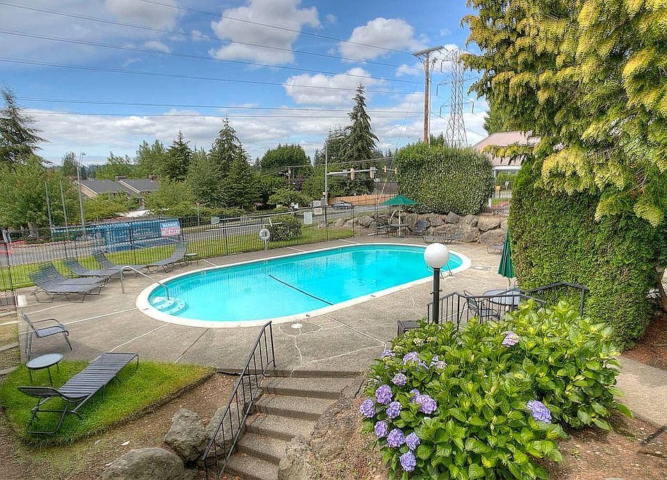 1st image of 12450 NE 130th Ct