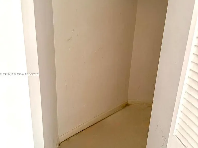 11690 Briarwood Cir #4 — Photo 11