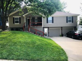 2611 NE Springbrook St, Blue Springs, MO 64014