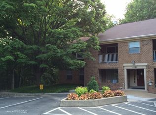 5825 Cove Landing Rd APT 301, Burke, VA 22015