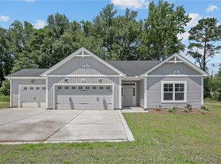 6837 Running Fox Rd, Hope Mills, NC 28348