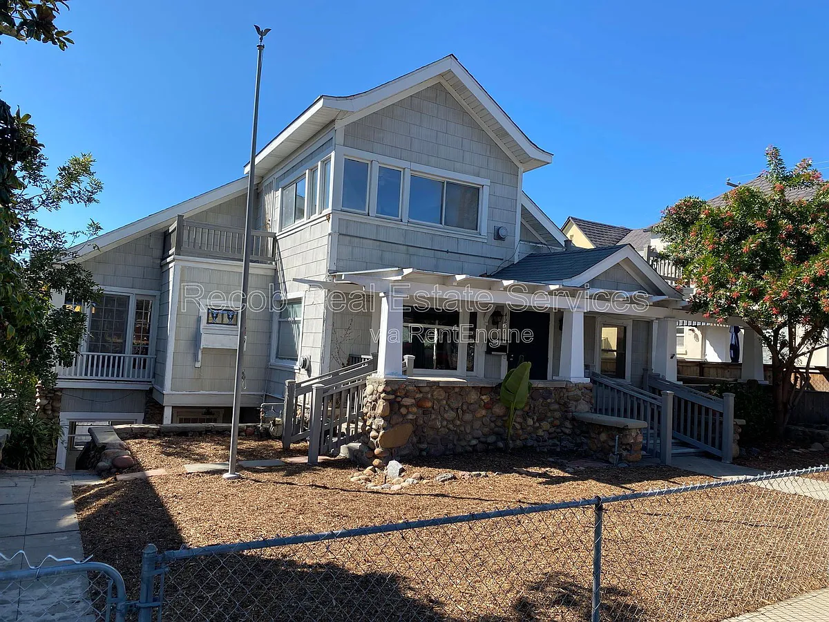 Building Photo - 4288 Cleveland Ave #2