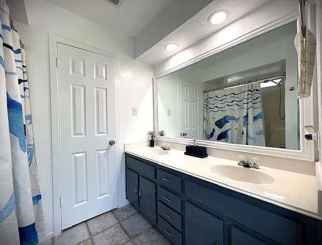 15523 Pensgate St — Photo 13