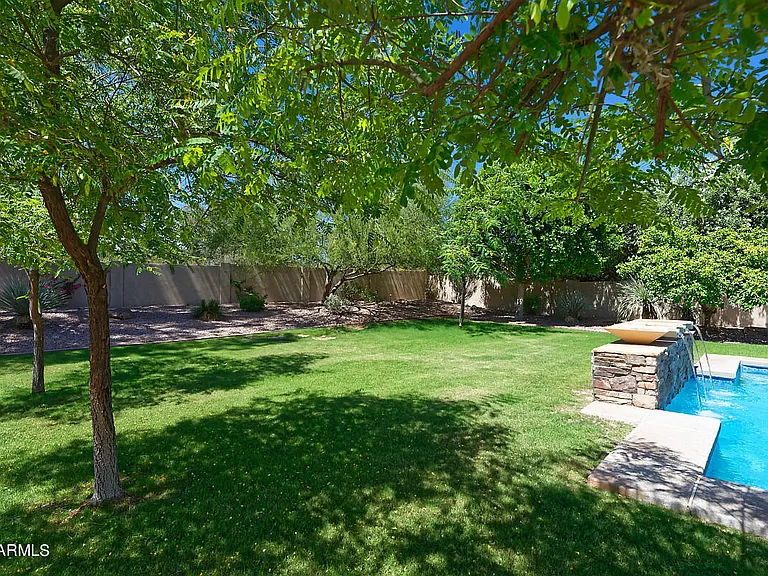 10220 E Cochise Dr — Photo 36