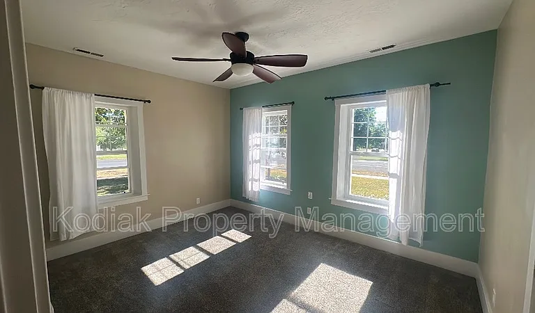 312 N 100 E — Photo 9