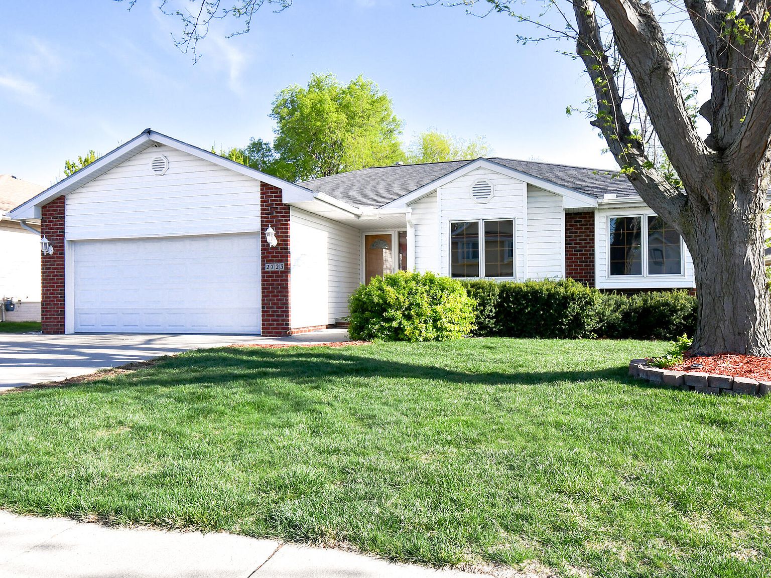 2723 Tara Hills St, Council Bluffs, IA 51503 Zillow