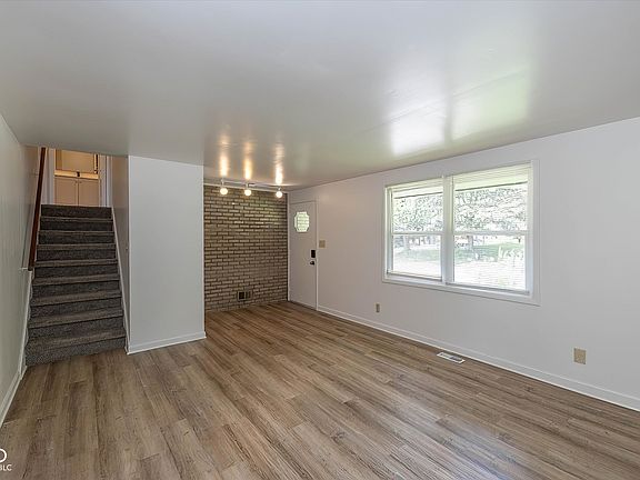 2nd image of 6525 Doris Dr