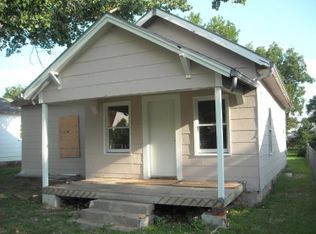 1109 W 2nd St, Coffeyville, KS 67337