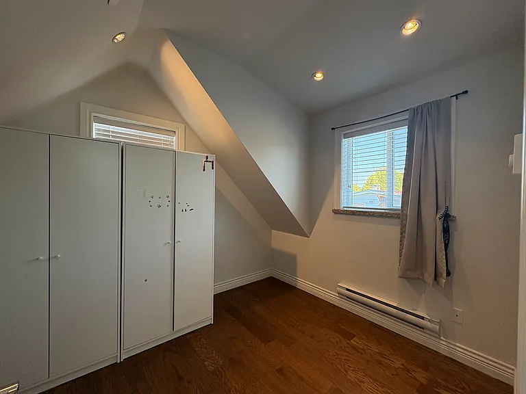 5772 Rhodes St — Photo 8