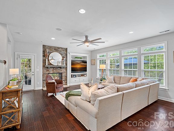 4th image of 1869 Still Water Ln