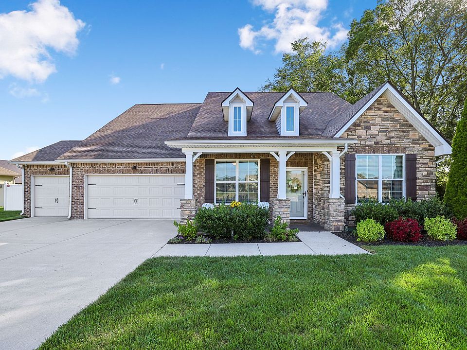 1st image of 2604 Parkwood Dr