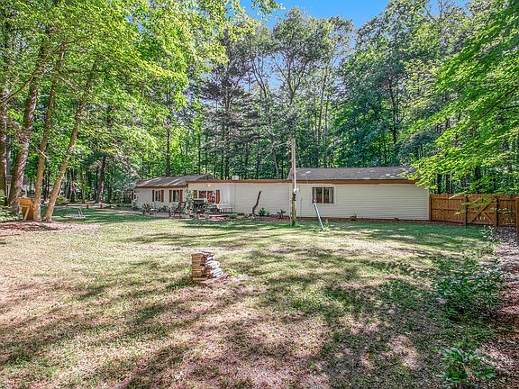 5th image of 7762 Dennis Ave