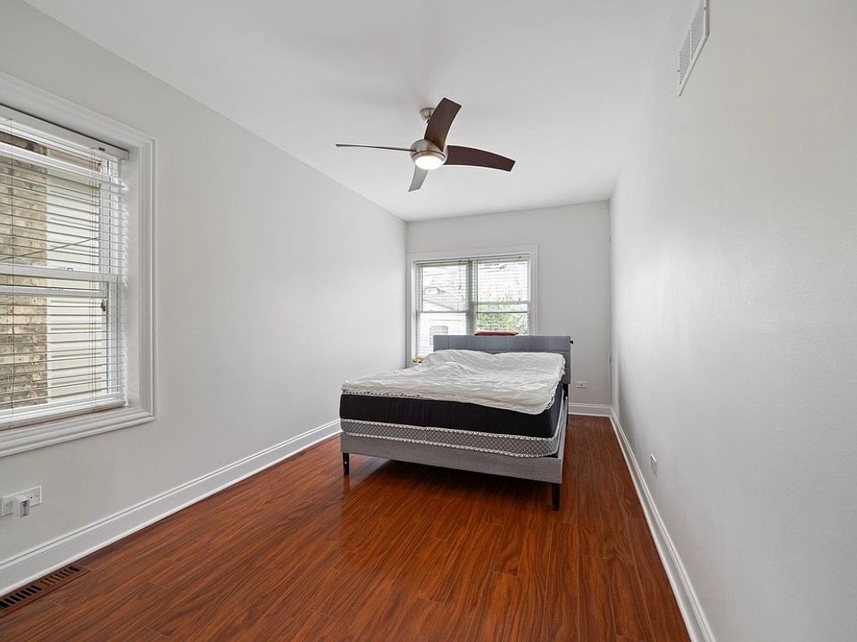1st image of 5700 W Melrose St #1