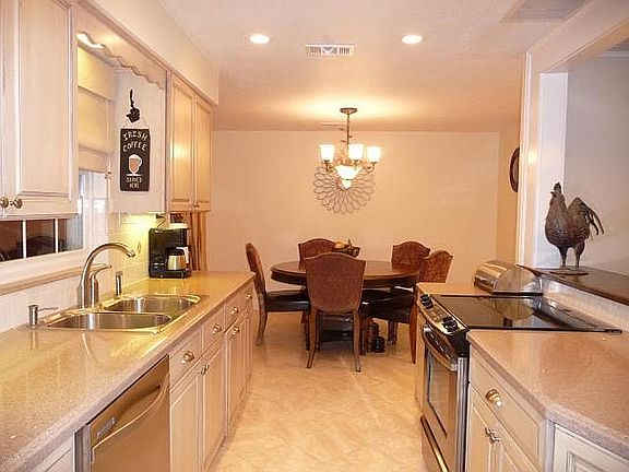 4th image of 483 Carmine Dr