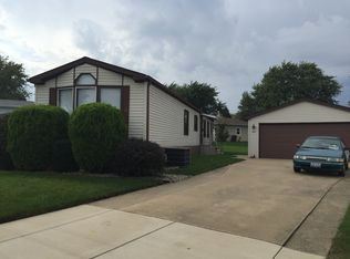 16 Maple Ridge Park, Manteno, IL 60950