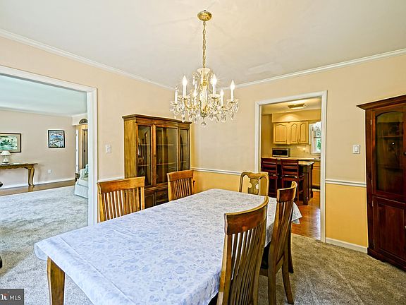5th image of 23041 Holly Ct
