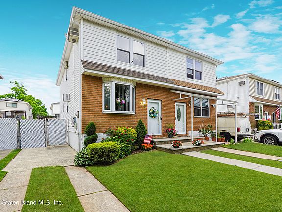 2nd image of 482 Dongan Hills Ave