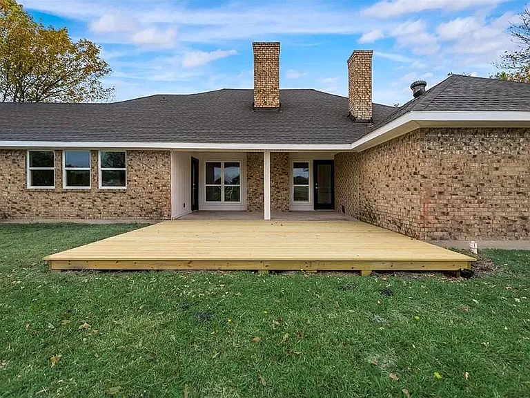 3403 County Road 1157 — Photo 29