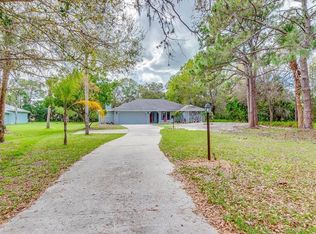 700 Shetland Cir, Nokomis, FL 34275