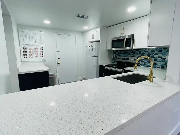 9175 SW 77th Ave #306 — Photo 7