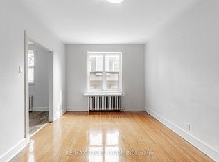 1 Mallory Gdns #34, Toronto, ON M4V 2A6