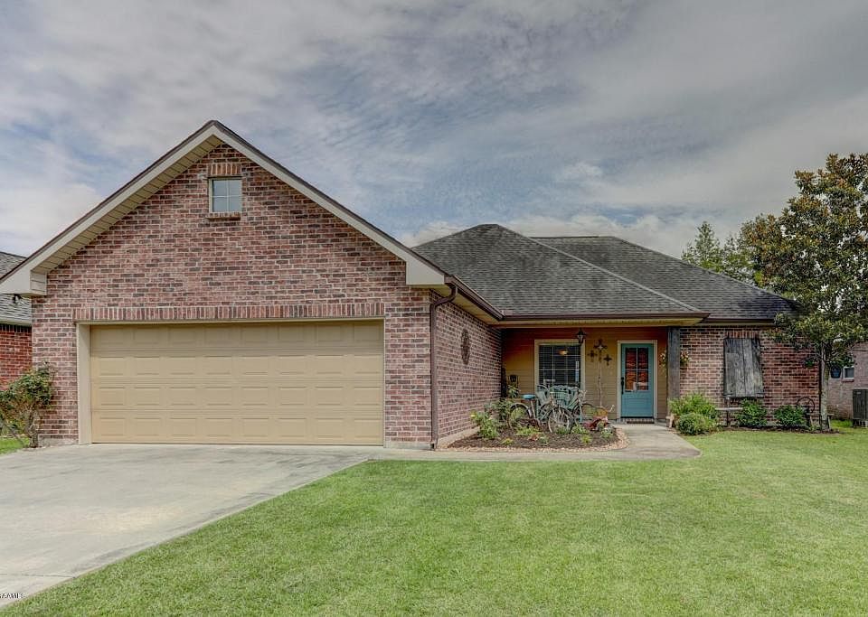 1st image of 304 Wildflower Ln