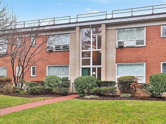 2nd image of 26 Channing Pl APT 2L