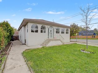 89 Newton Dr, Toronto, ON M2M 2N2