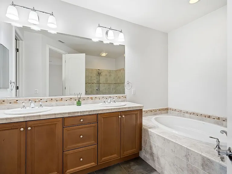 11528 Verona Dr — Photo 33