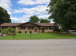 508 N 1st St, Cyril, OK 73029
