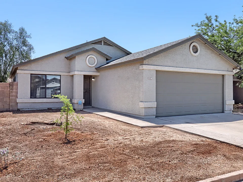 8537 W Highland Ave