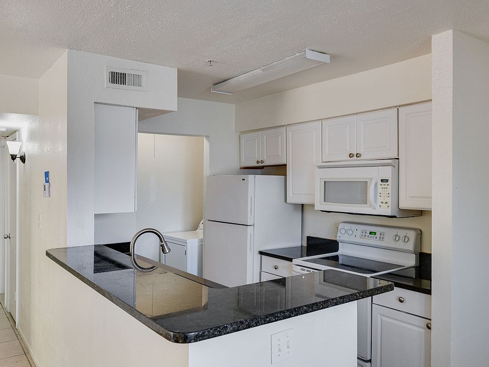 1st image of 2865 Winkler Ave APT 401